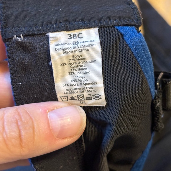 Good used TaTa Tamer 38 c from Lululemon. Padding is included in the bra. - Picture 3 of 3